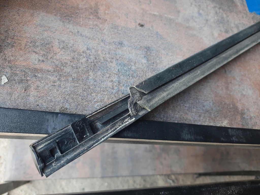 фото №4, Koleos i lift молдинг уплотнитель наружная правая перед передняя 13r