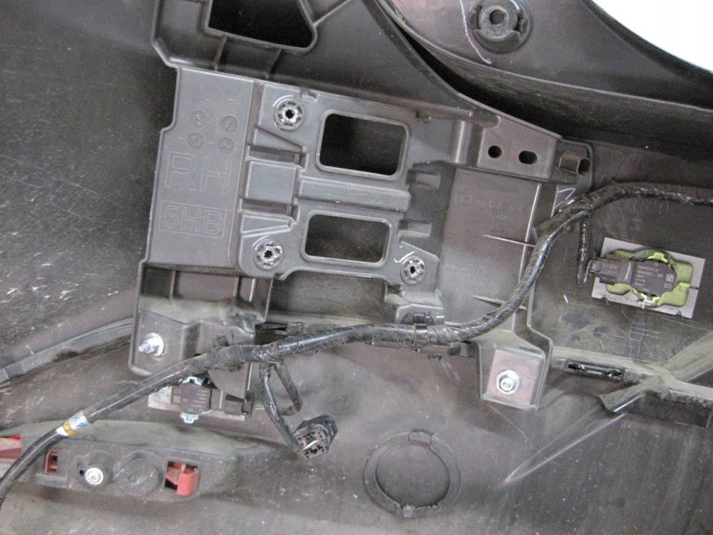 Бампер mazda 3 iii hb 4 pdc iv задняя задний Оригинал