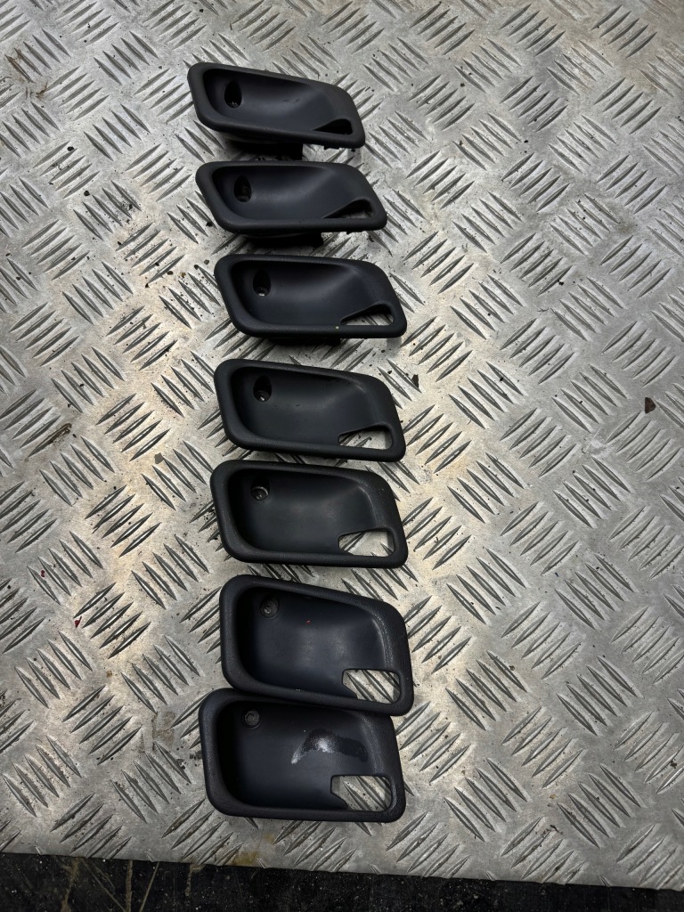 фото №1, Защита ручка внутренней правой mitsubishi pajero ii mr517468