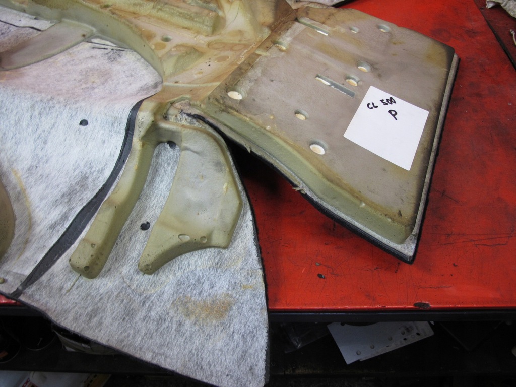 фото №8, Mercedes cl w216 c216 коврик обшивка правая перед