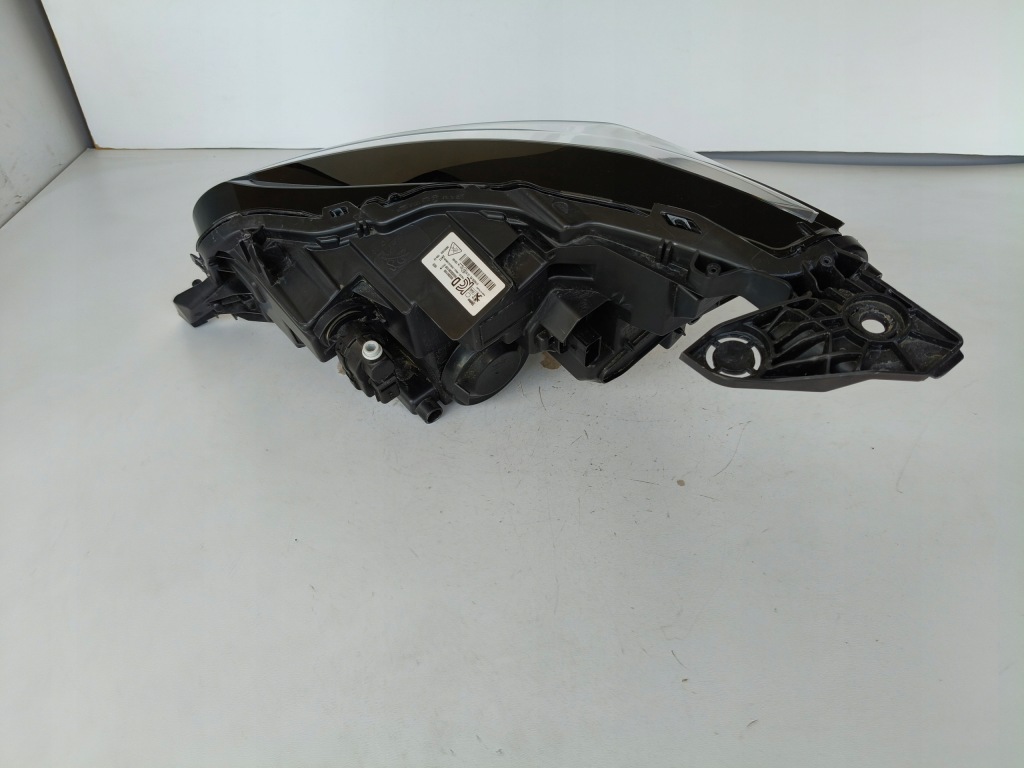 Фара правый  фара peugeot 208 2 19- full led Недорого