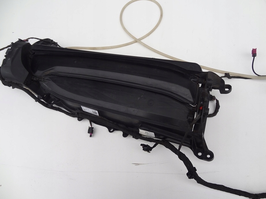 фото №13, Права повітропровід повітря жалюзі шторка електропроводка porsche taycan