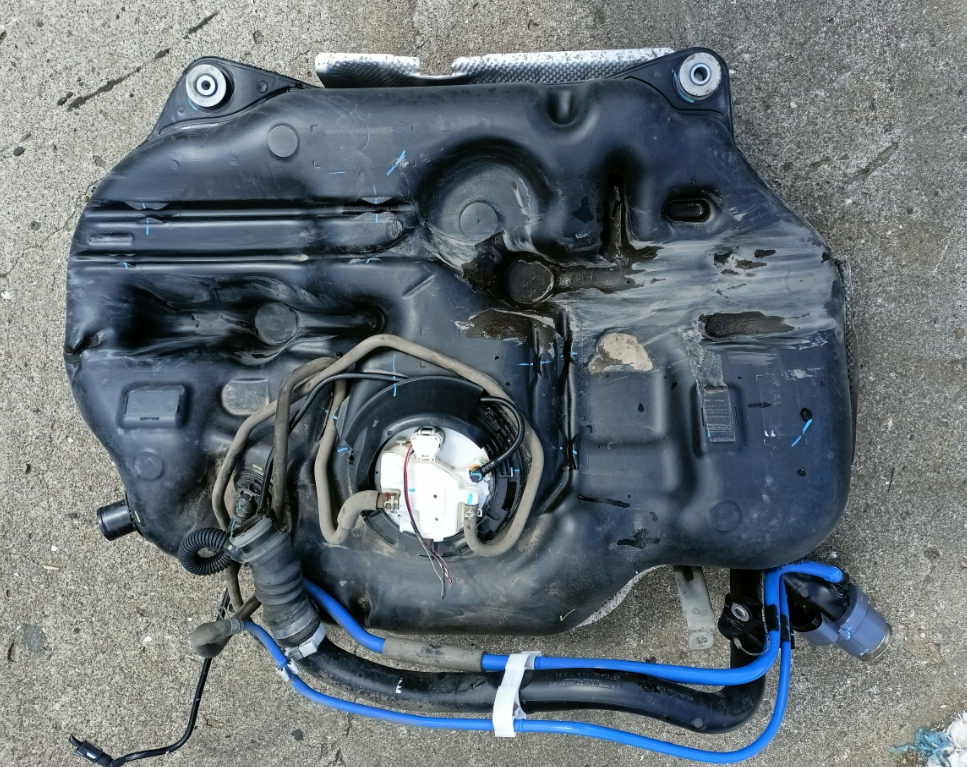 фото №1, Mercedes gls w167 x167 бак adblue 350d