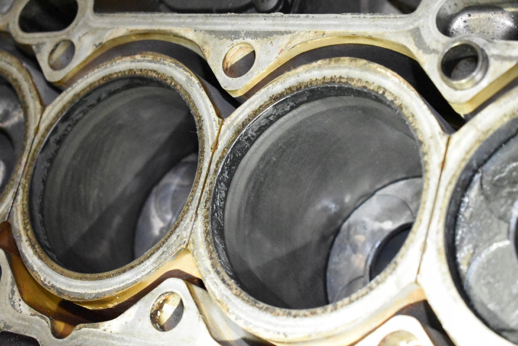 фото №11, Блок dół двигателя d5244t volvo s60 1 i 2.4 d d5 163 km 00-04