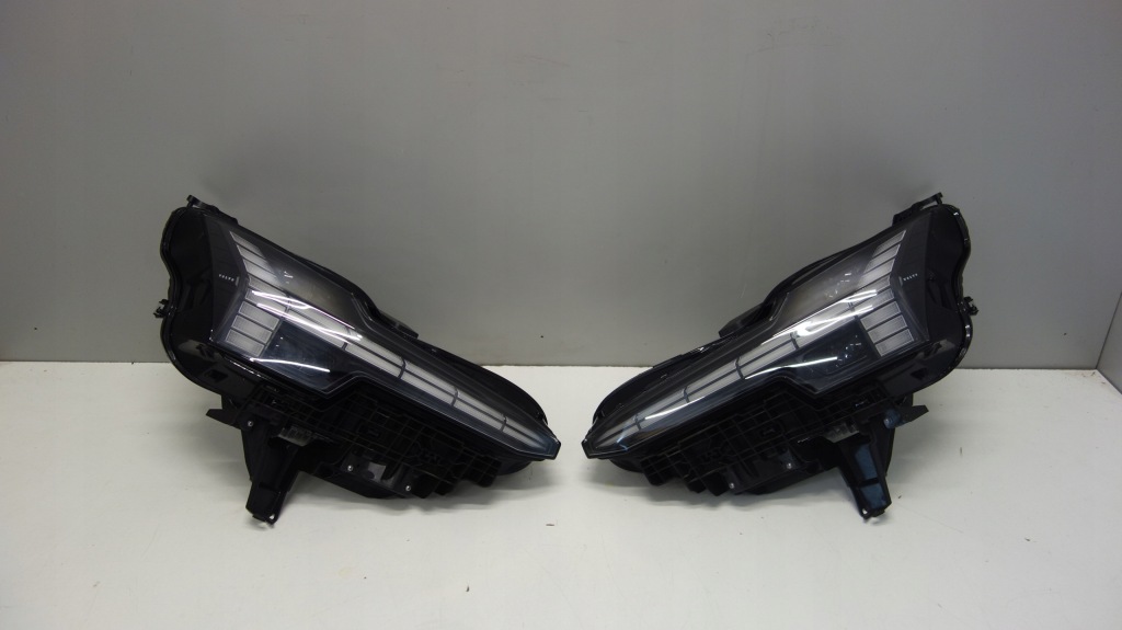 фото №1, Volvo ex30 лампы передние комплект full led uk