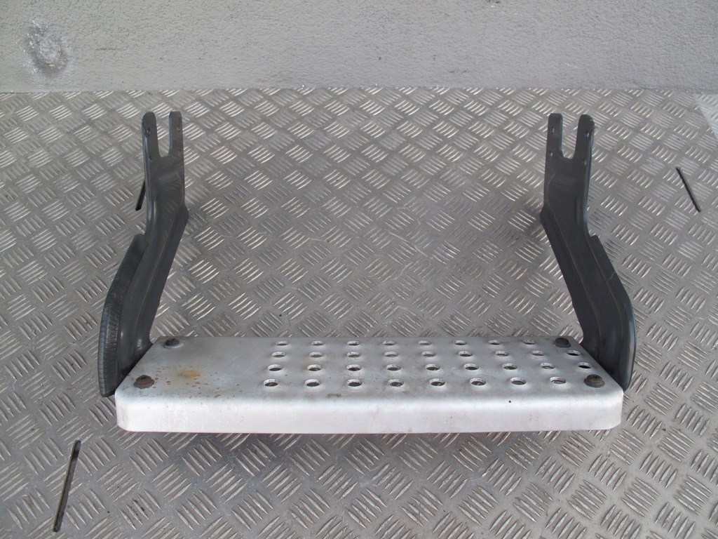 фото №8, Підніжка з крепленнями входу do кабіни scania r s