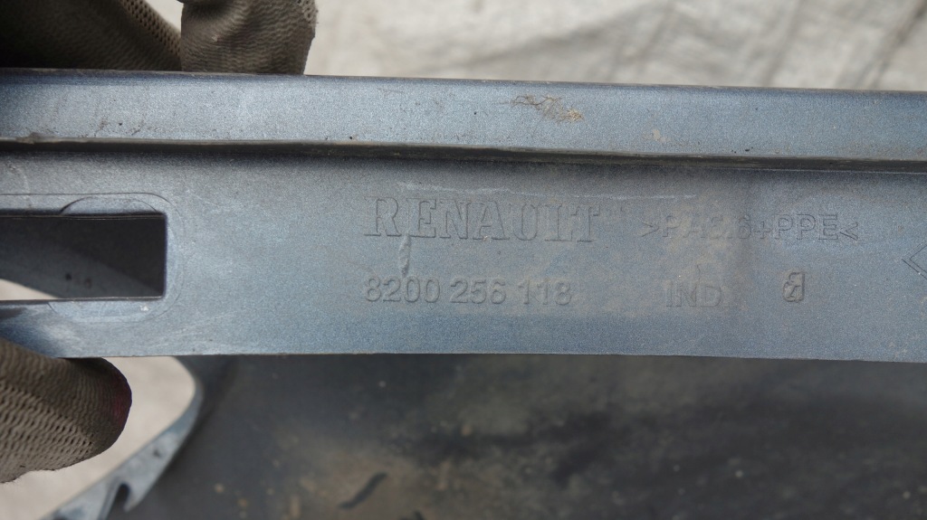 Крыло  правый  renault clio 3 185 Киев