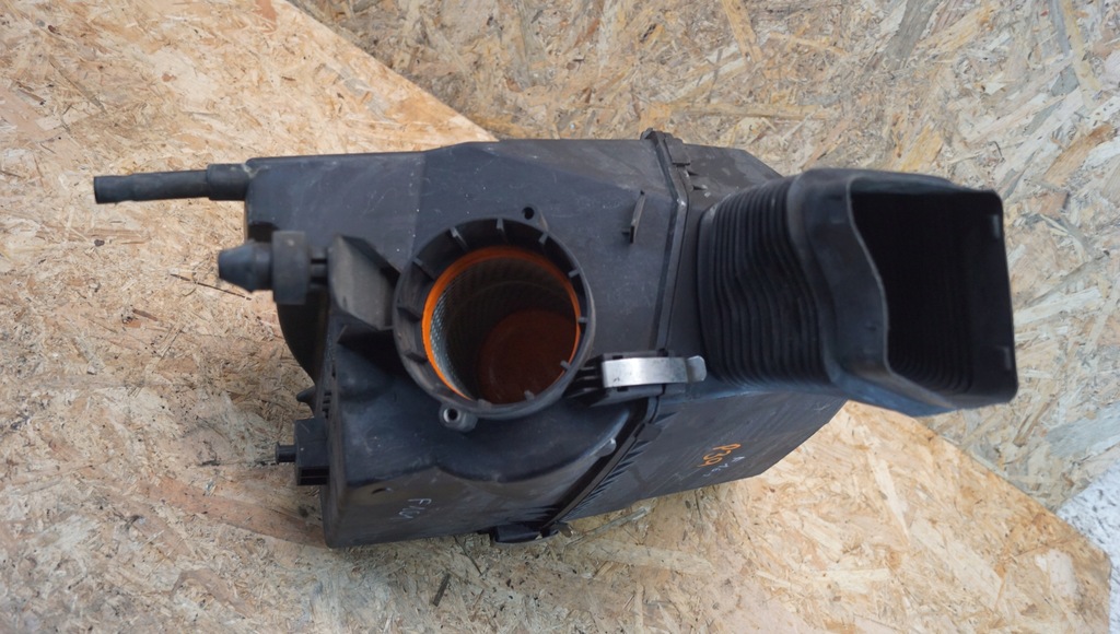 фото №8, Корпус фильтра воздуха audi a6 c6 2.0 tdi 4f0133835ah