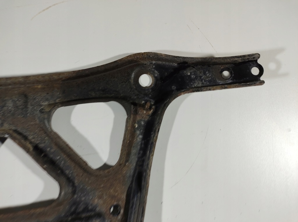 фото №4, Lexus is300h 13r кронштейн подрамник подрамник