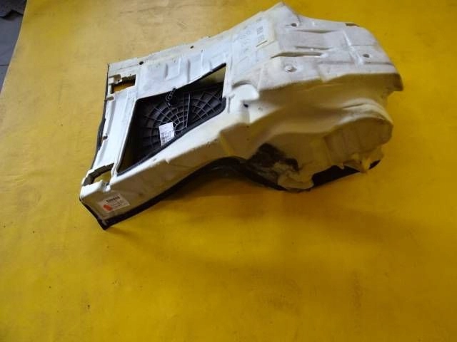 фото №10, Килимок обшивка правий перед mercedes w245 nr237