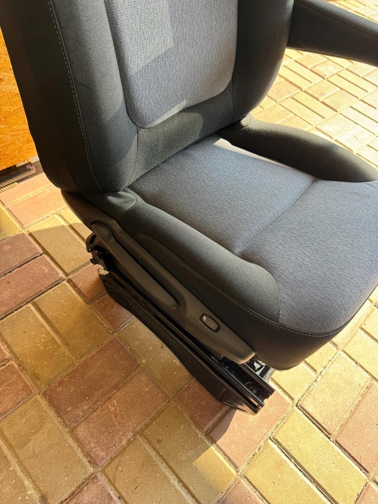 фото №4, Сиденье пассажира renault trafic iii opel vivaro iii