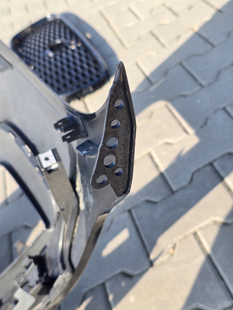 фото №13, Jaguar xe r-dynamic бампер передний решётка радиатора решётка радиатора lx73-17f003