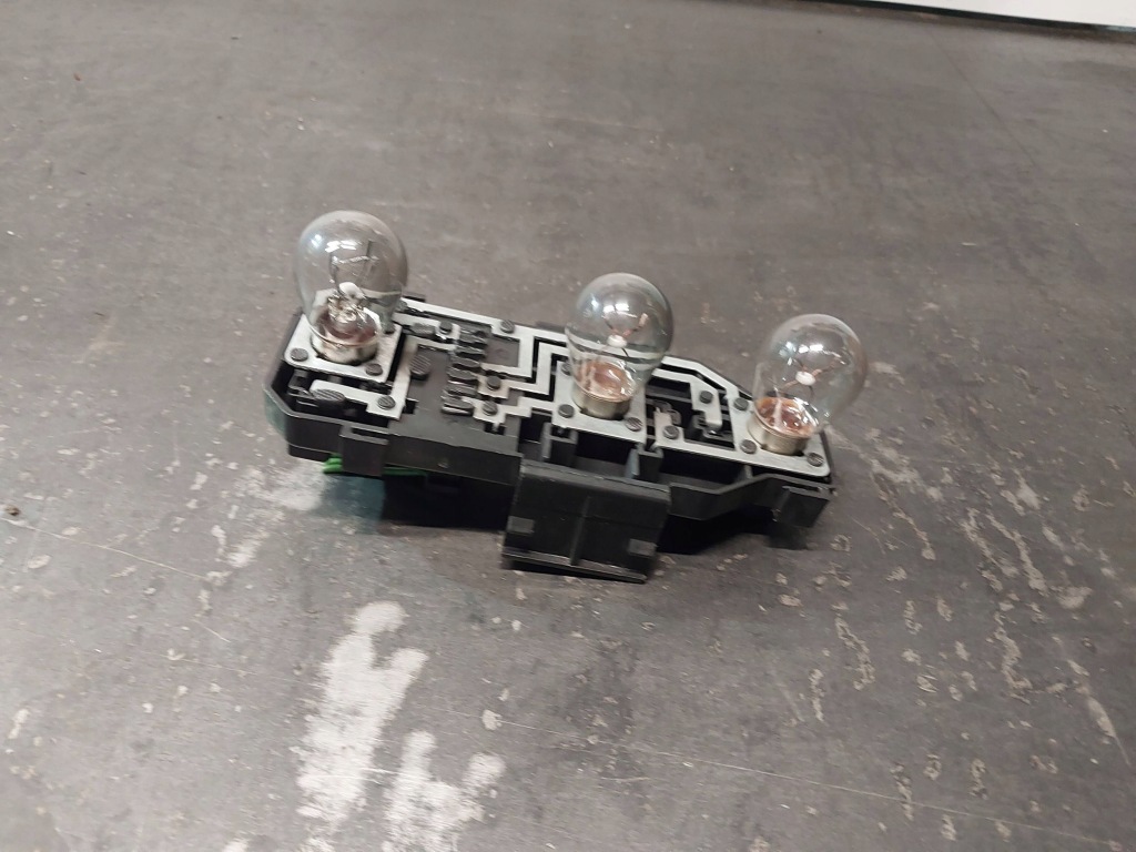 Вкладыш лампы задний правой audi a6 c5 4b рестайлинг  универсал bl3158b с Разборки