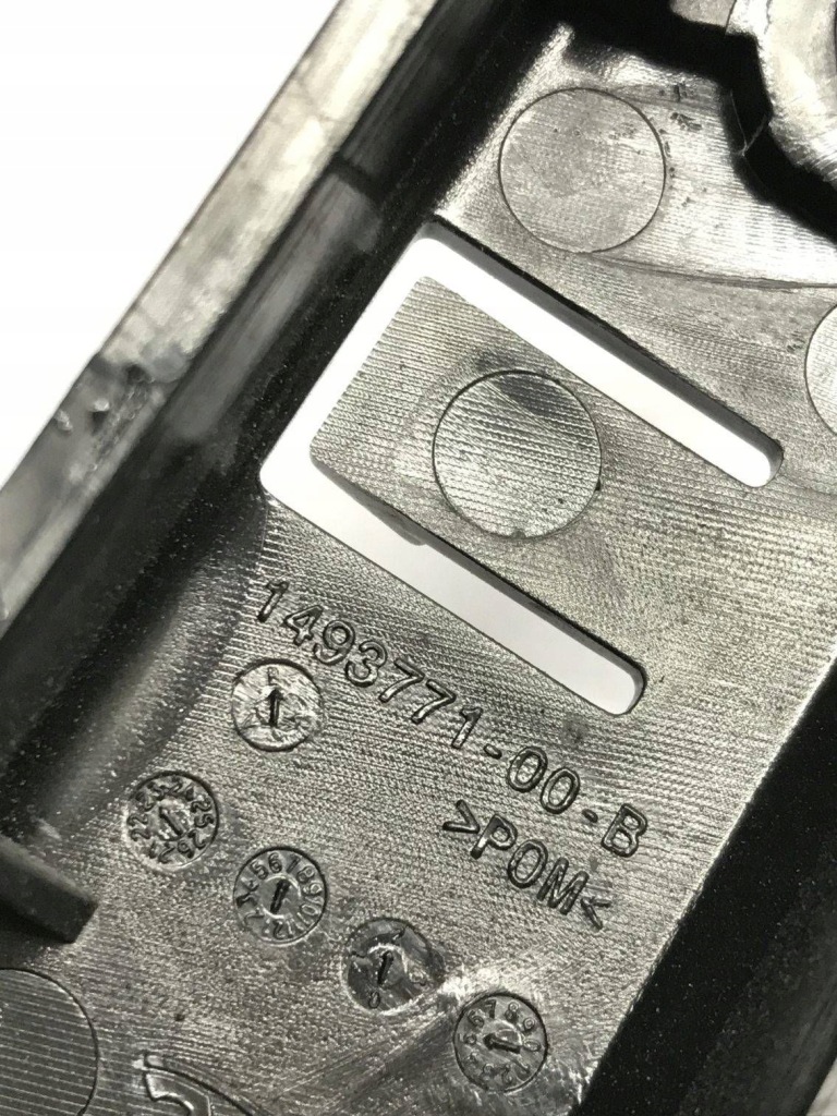 Tesla model y 2021 правый кронштейн / кронштейн бампера передний 149377100b Недорого