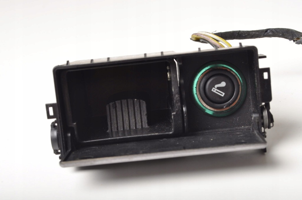 фото №6, Aston martin vanquish i попільничка панель