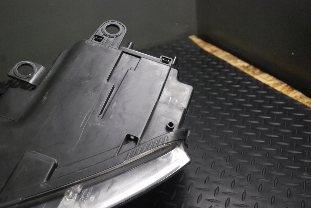 фото №12, Лампа правый ксенон audi a8 d3 08r 4e0941004bq