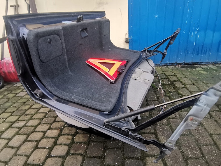 фото №11, Петля обивка замок крышка багажника багажника audi a8 d2