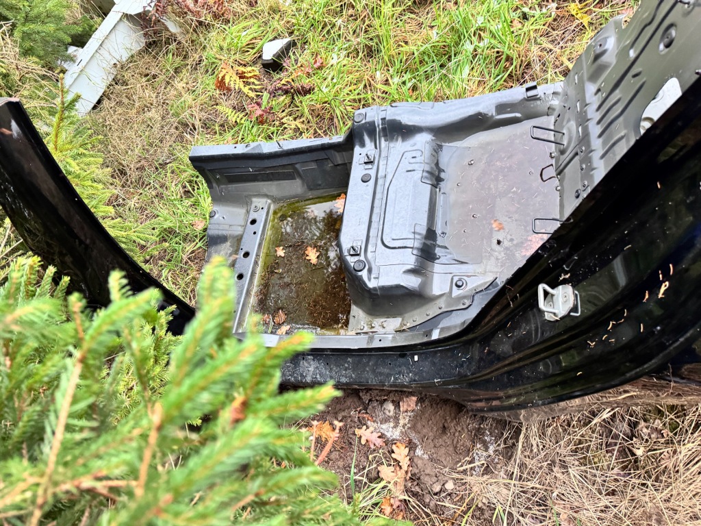 Купити Bmw 7 g11 обшивка крила лівий задній чверть - element обрізаний