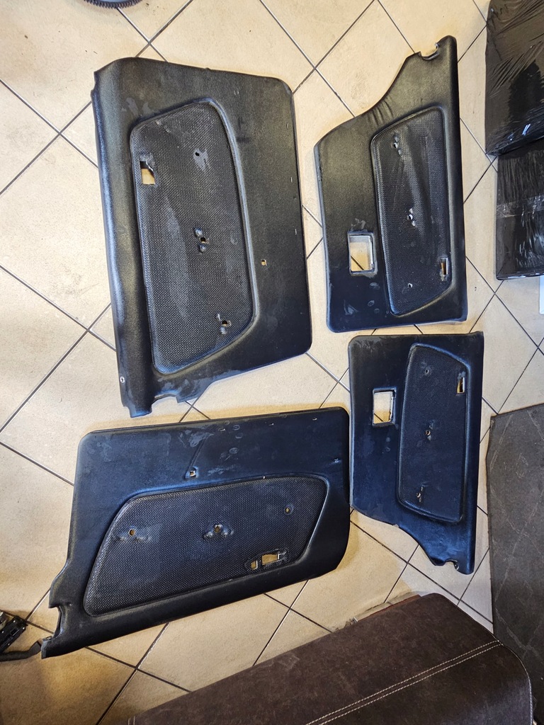 фото №10, Обшивка обшивки левый правый перед задняя mercedes w123