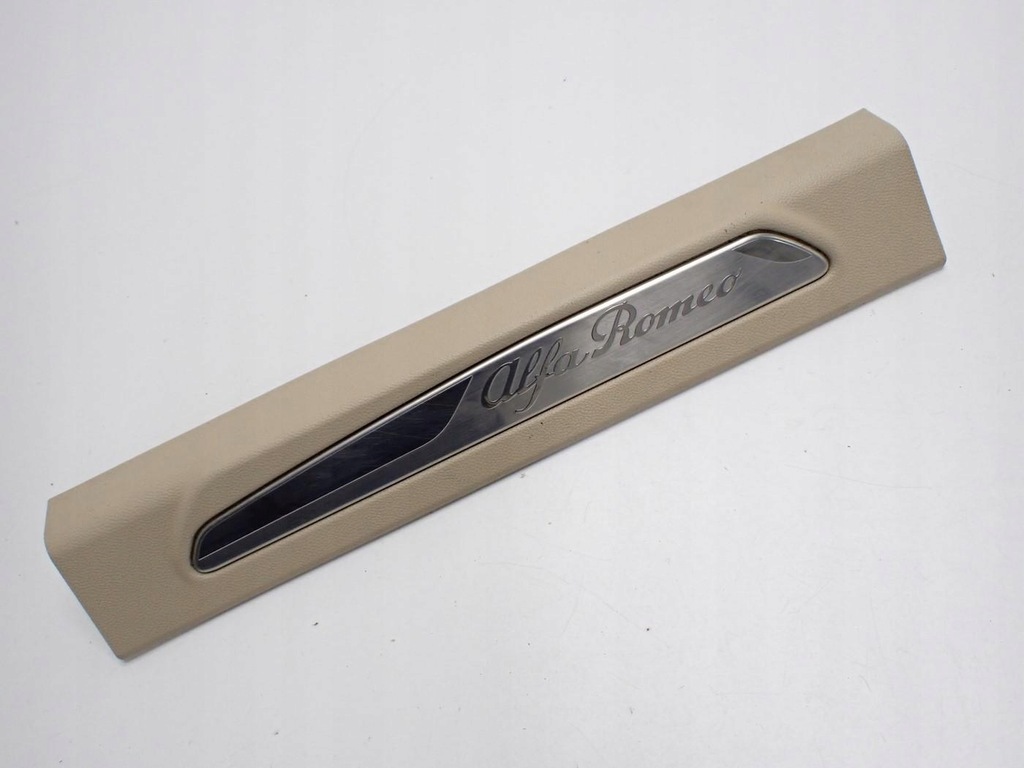 фото №1, Молдинг защита порог левая 156107575 alfa romeo giulia 16r