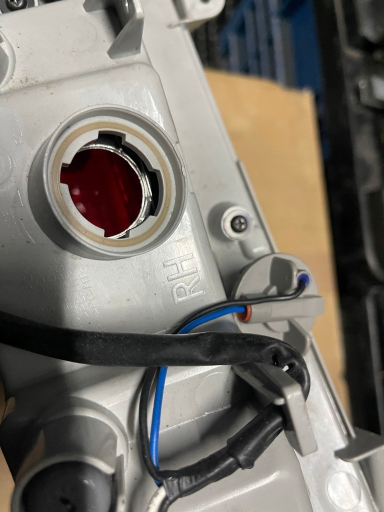 фото №10, Kia pro ceed ii 12- лампа противотуманная правая задняя 92406-a27 92406a27