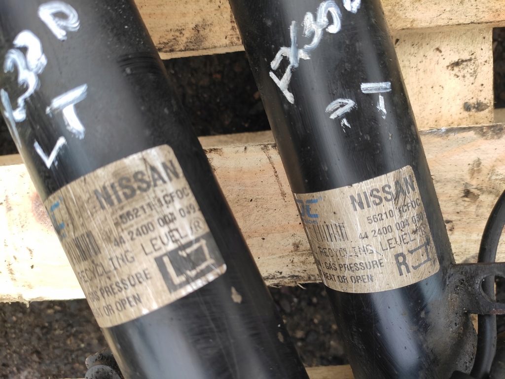 фото №11, Infiniti fx30d 3.0d fx35 qx70 амортизатор правий лівий задня цілий оригінал