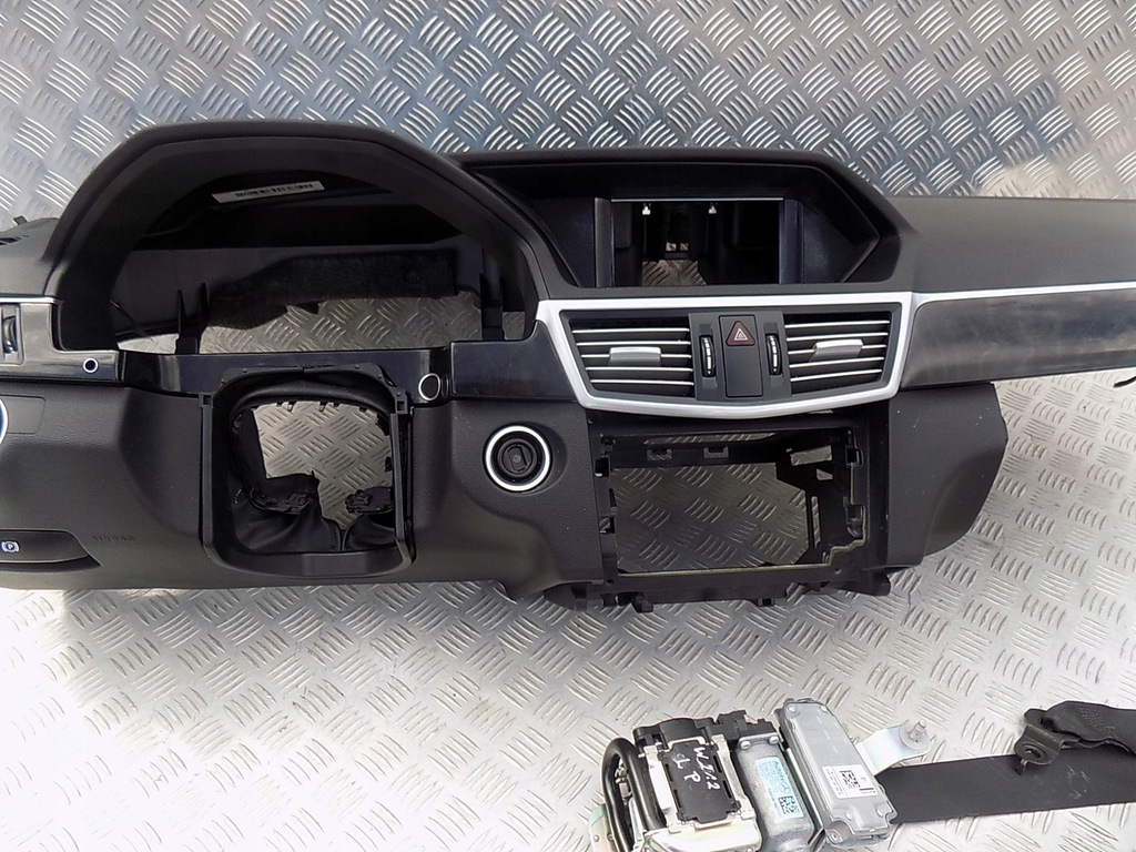 фото №5, Mercedes w212 панель приладів консоль подушка безпеки ремені оригінал