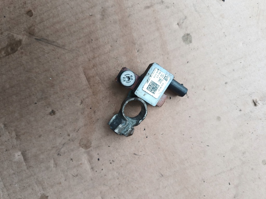 фото №1, Opel insignia b 17r- клемма минусовая 13520441