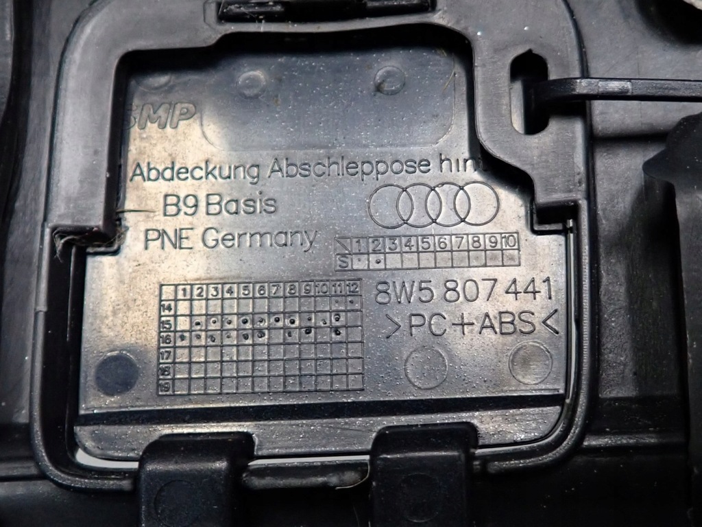 Бампер задні задній комплектний  оригінал pdc фаркоп  audi a4 b9 універсал 17r kod: lx5r Оригінал