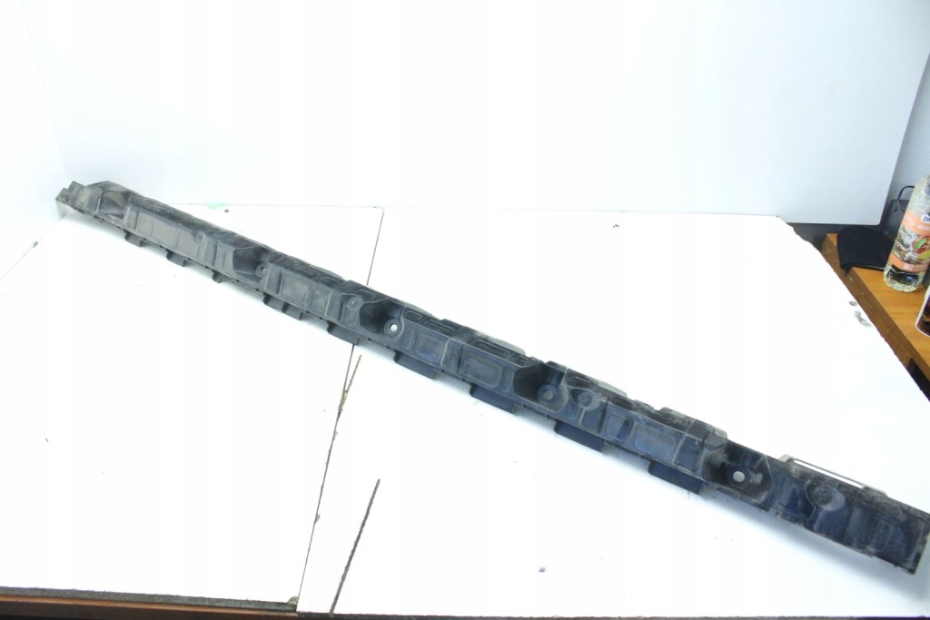 фото №1, Ліва кронштейн напрямна накладки порога 2046980727 mercedes glk x204