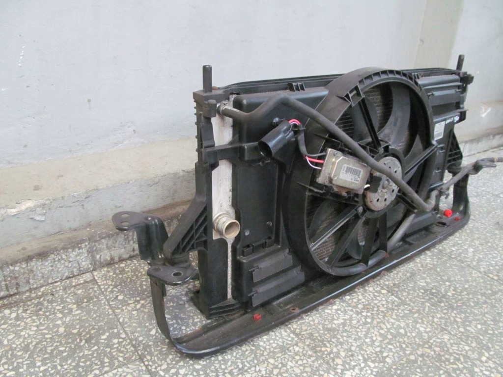 Volvo s40 v50 c70 2.4 i радиатор вентиляторы 3m51-8005-db 04-12 в Украине