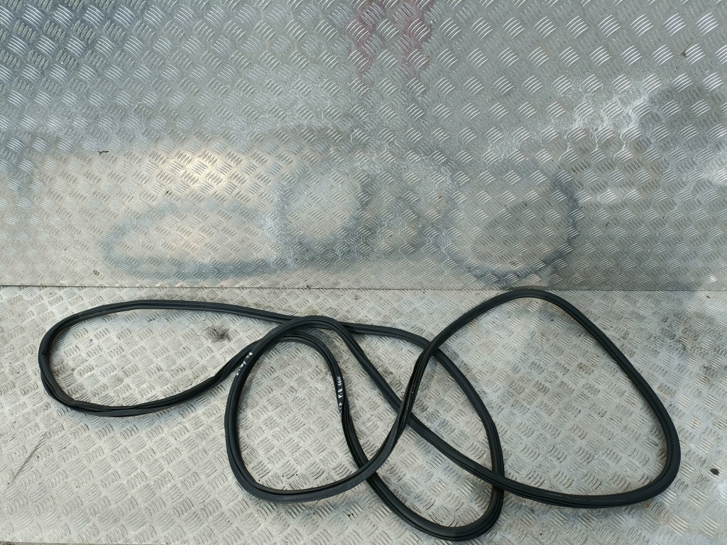 фото №1, Прокладка двері передніх кузовна lewa=prawa audi a6 c7 4g оригінальний номер