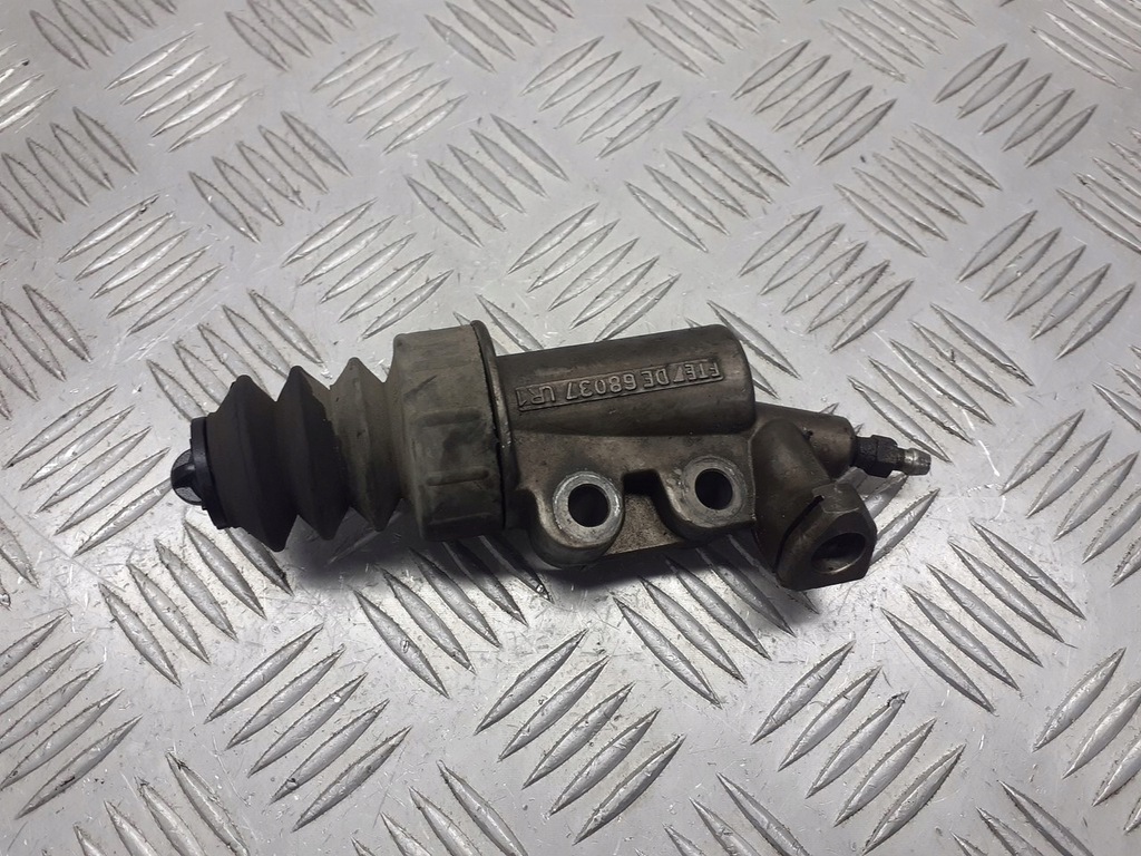 фото №1, Помпа зчеплення mazda 5 2.0 cd