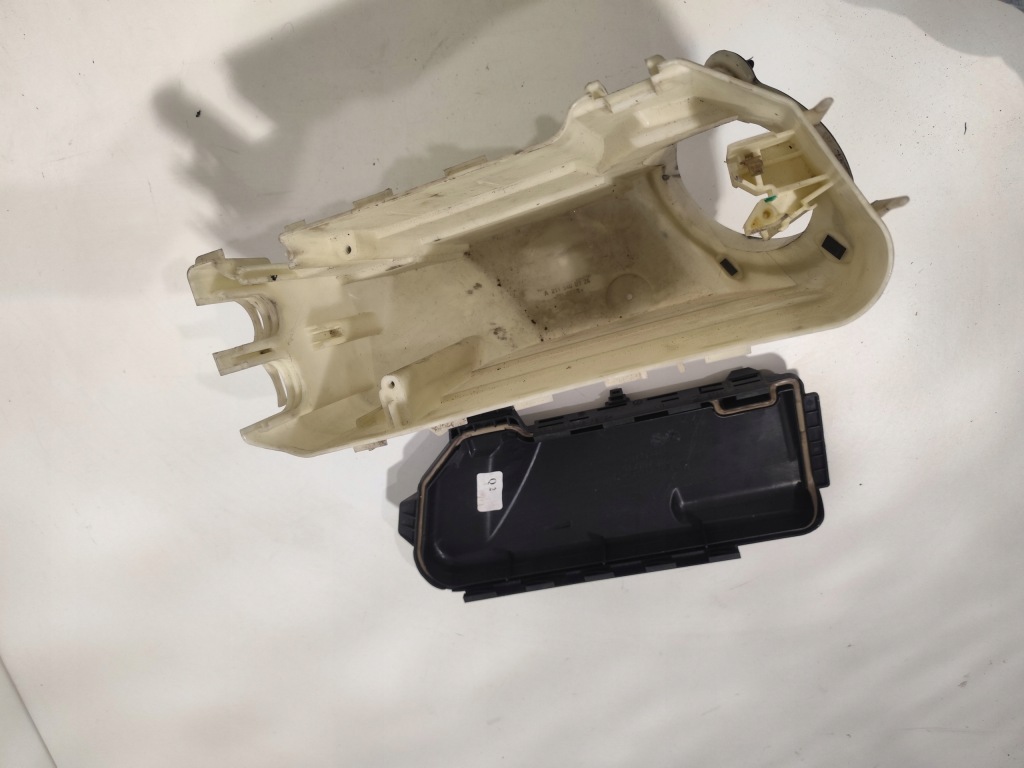 Захист корпус коробка запобіжників mercedes e klasa w211 a2115400724 в Україні