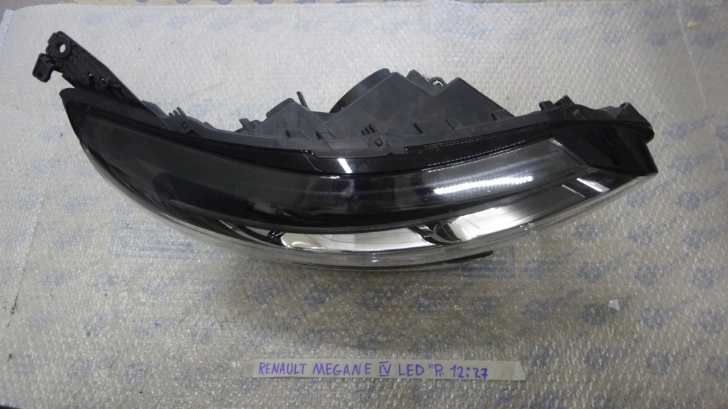 Megane 4 iv фара правый  передняя led 260108478r Оригинал