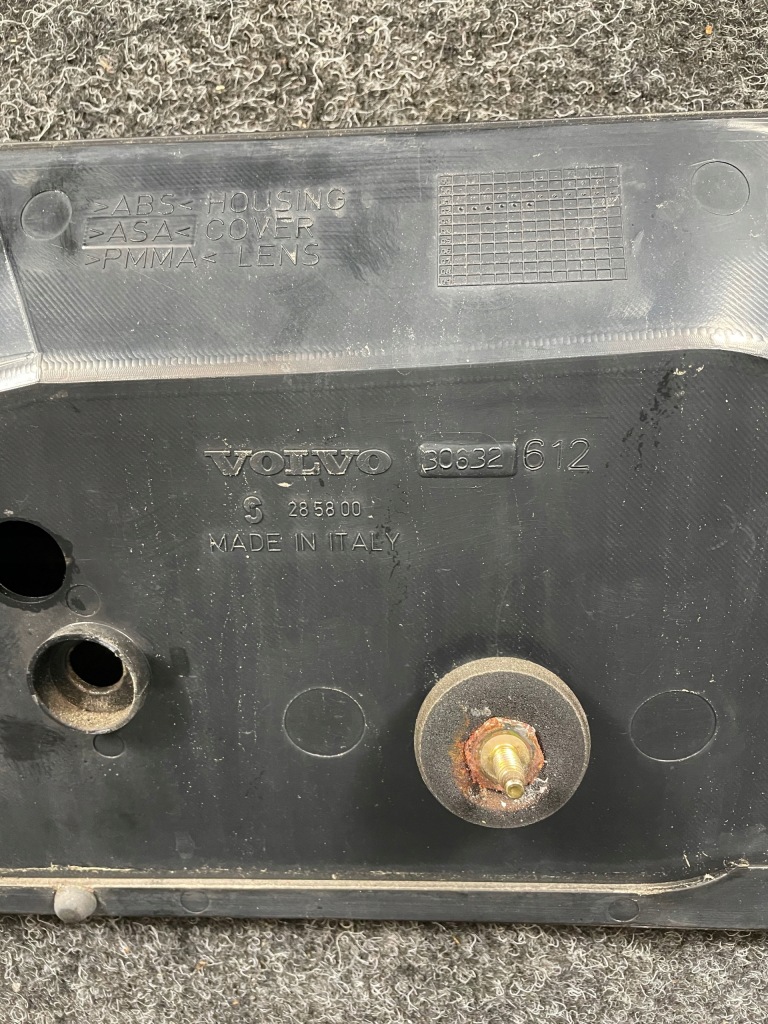 фото №11, Volvo v40 kombi 00-04r накладка кришки багажника 30632612