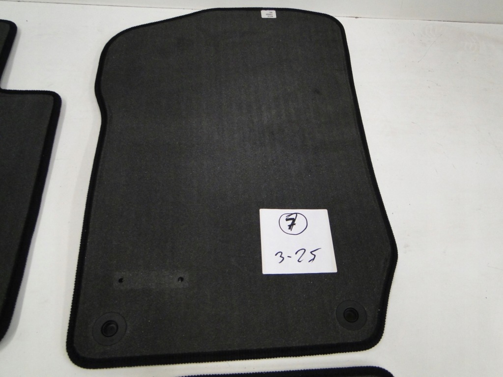 фото №10, Mercedes коврики велюровые обшивка комплект ml w164 164 gl x164 164