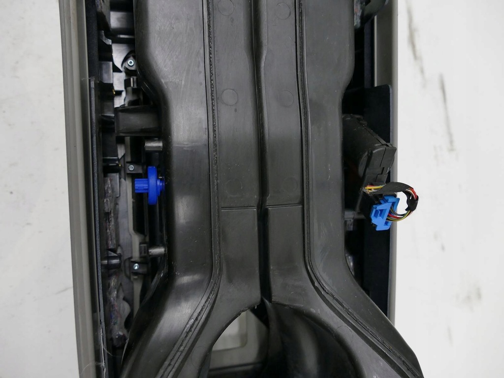 фото №11, Audi a8 d3 lift туннель средний пепельница задняя