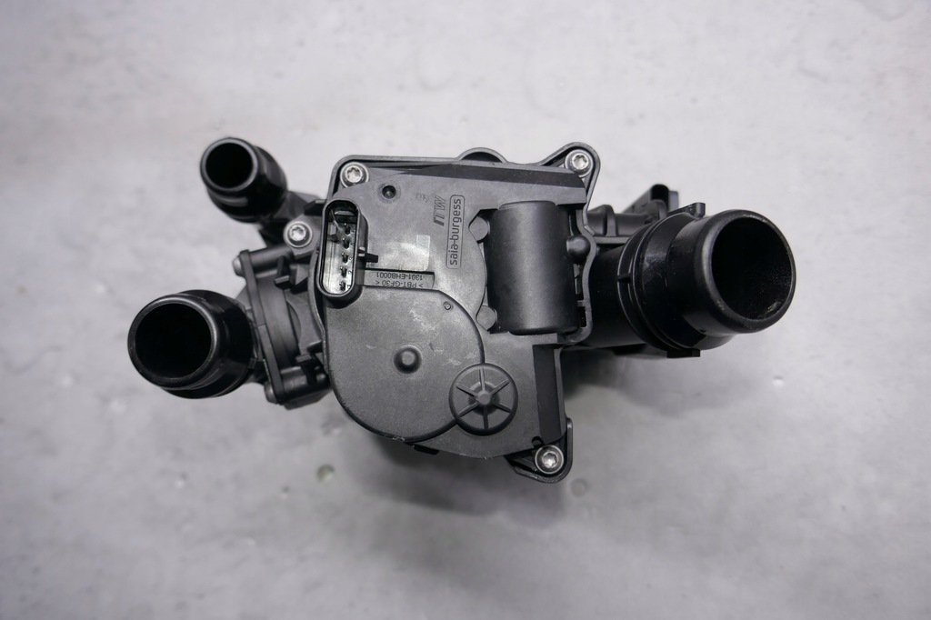 фото №11, Корпус термостата bmw wiele modeli od 2016r 8642560