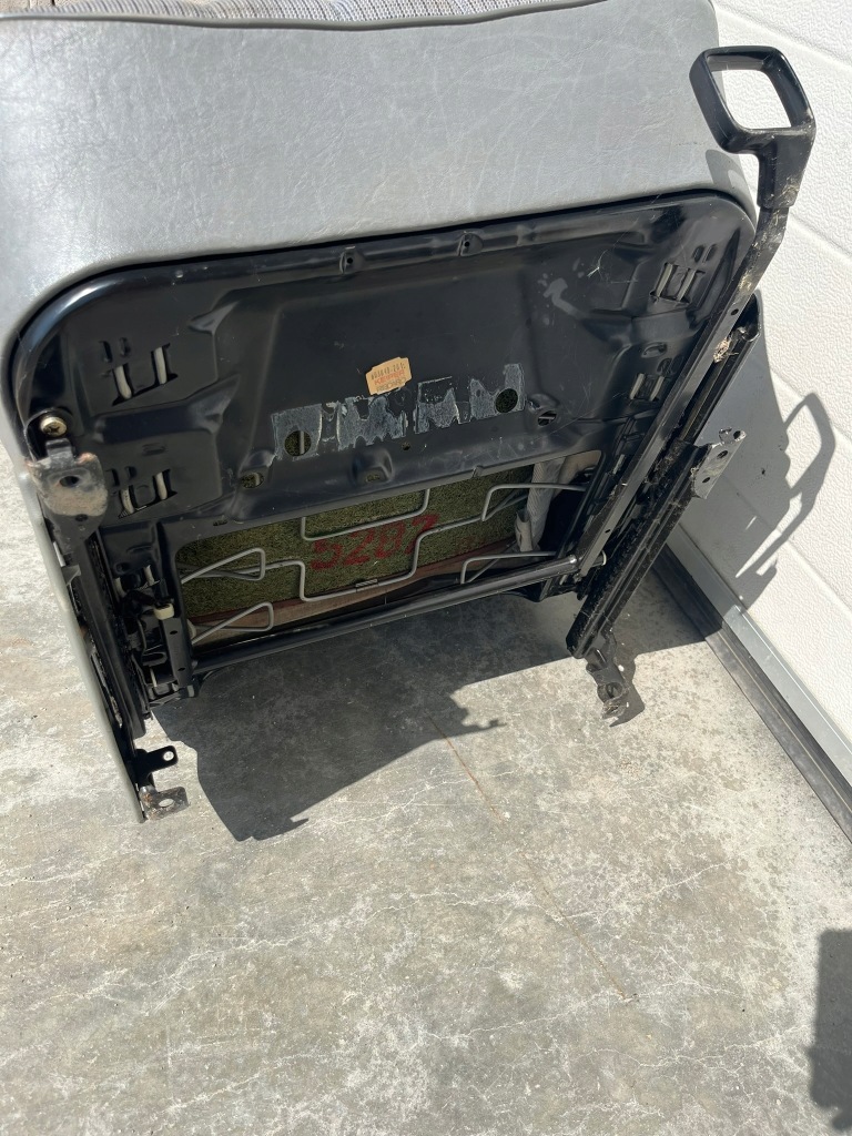 Сиденье правая  пассажира сиденье mercedes w201 190 190e 190d в Украине