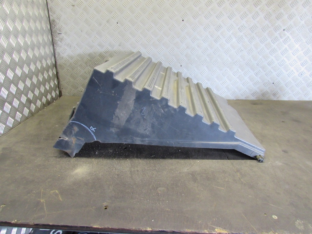 фото №10, Крышка аккумуляторов 2196771 scania r 13-18r.