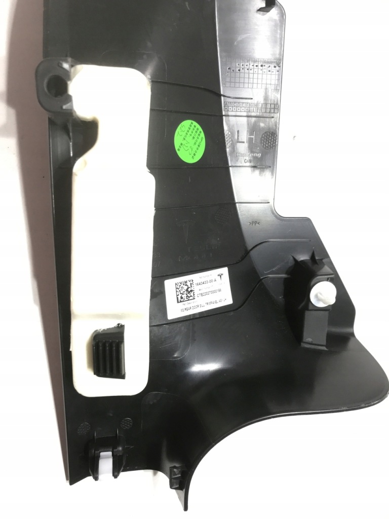 Обивка порог левая задний tesla s 1643433-00-a с Разборки