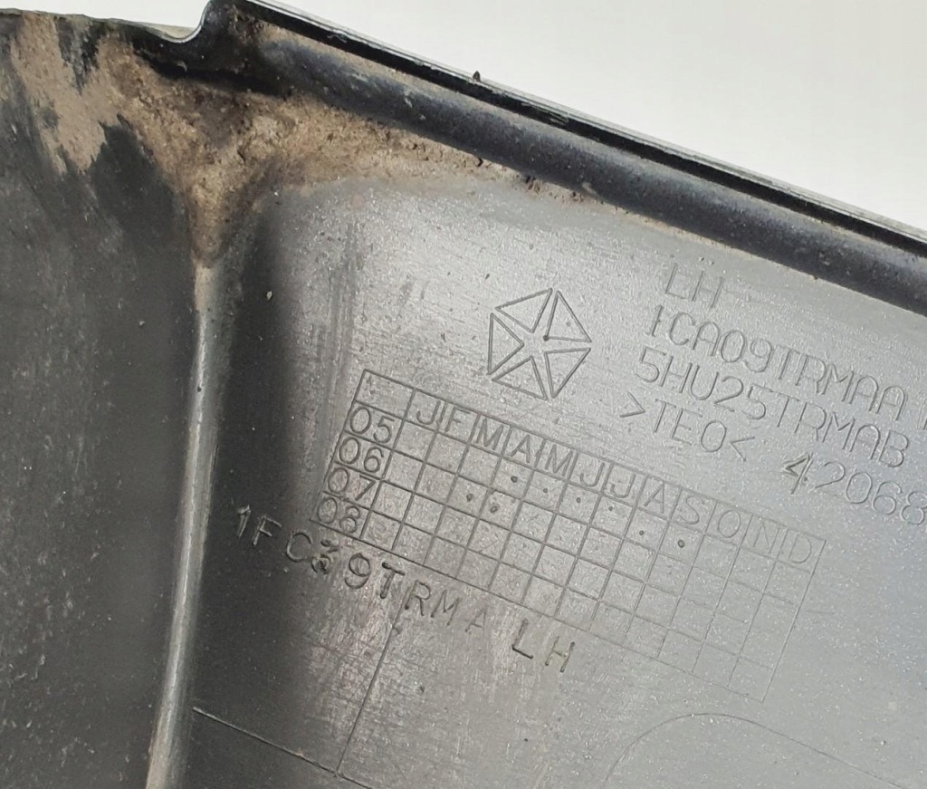 Молдинг накладка поріг ліва jeep grand cherokee wh в Україні