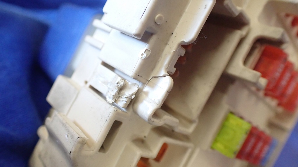 фото №9, X-trail t30 коробка предохранителей 2.2 dci