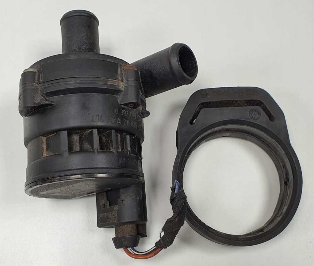 фото №1, Помпа циркуляция wody mercedes r-kl w251 a2118350364