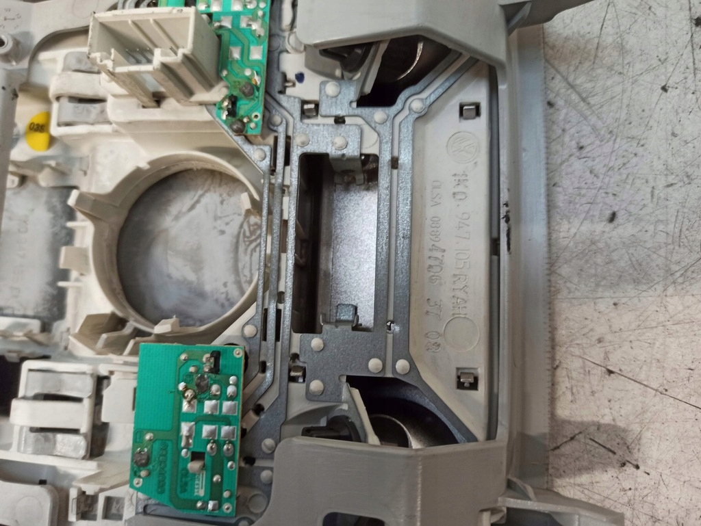 фото №8, Skoda yeti лампа освітлення салону перед 1k0867489e 1k0947133d