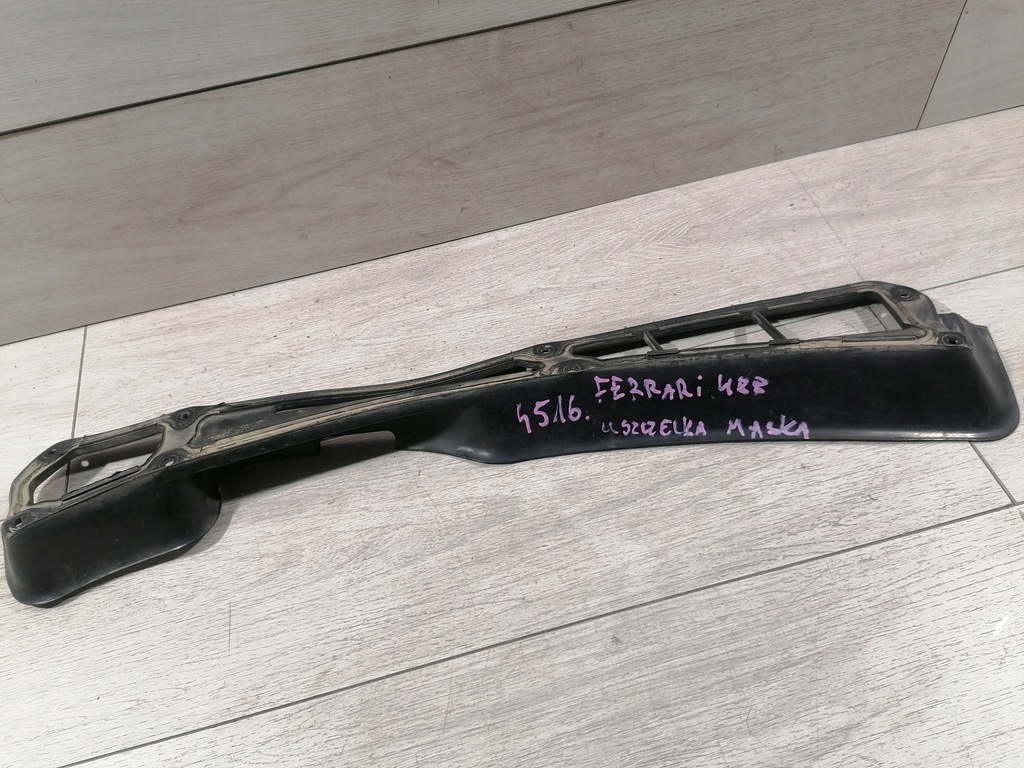 фото №5, Ferrari 488 прокладка капот 83807100