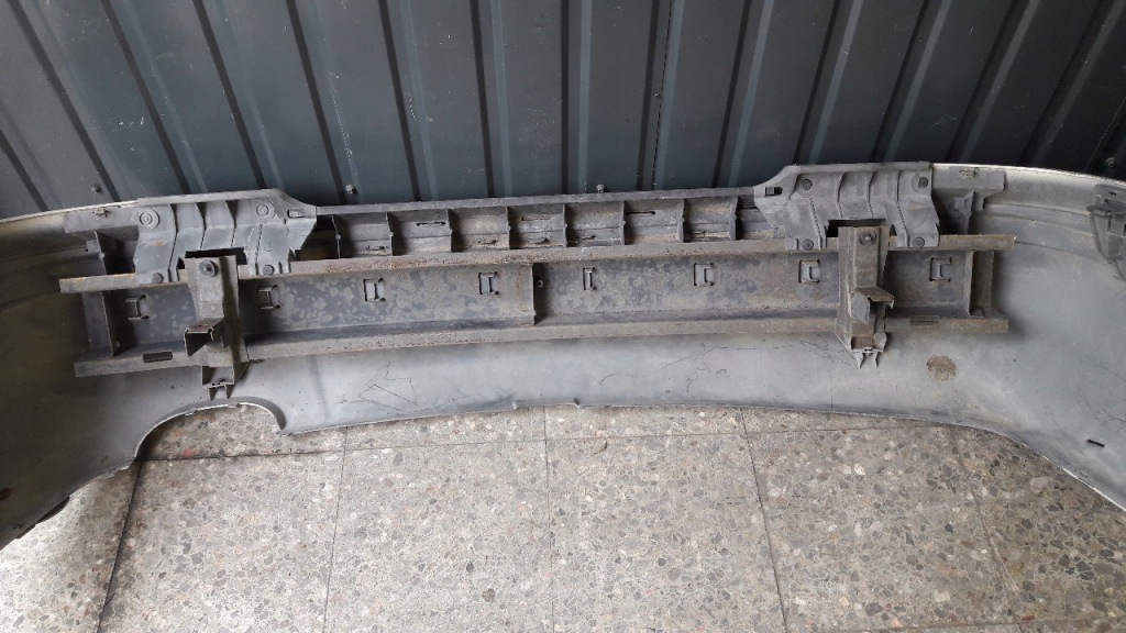 800921 бампер задняя volvo v40 kombi 99r Цена