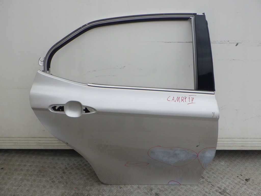 фото №1, Дверь правое задние правый задняя toyota camry viii