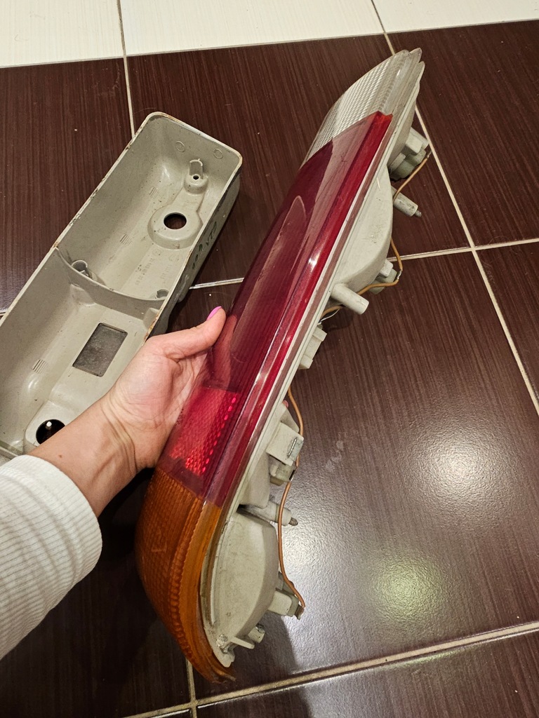 фото №12, Лампа правий задня bez тріщини bmw 3 e21